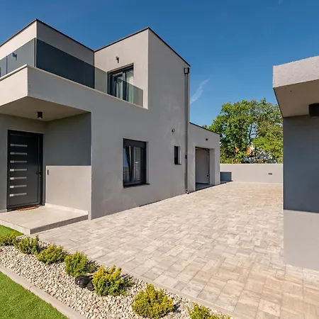 度假居 Beautiful Home In Zadar *